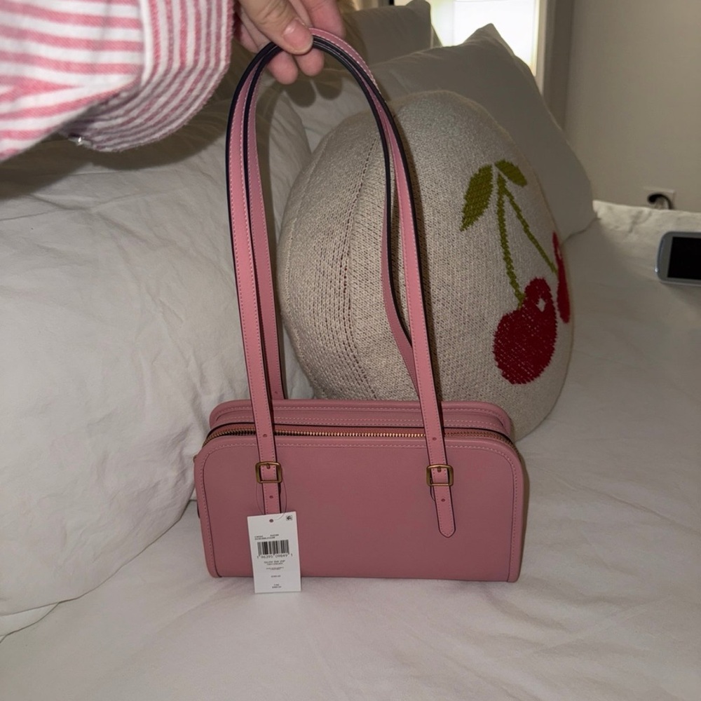 Coach Swing Zip Shoulder Bag
